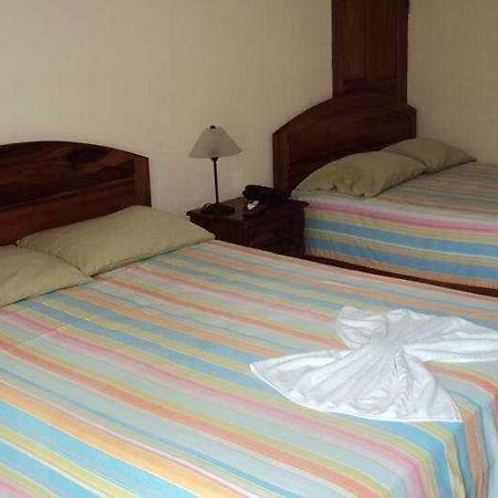 Hotel Villa Acacia プラヤ・エルモサ エクステリア 写真